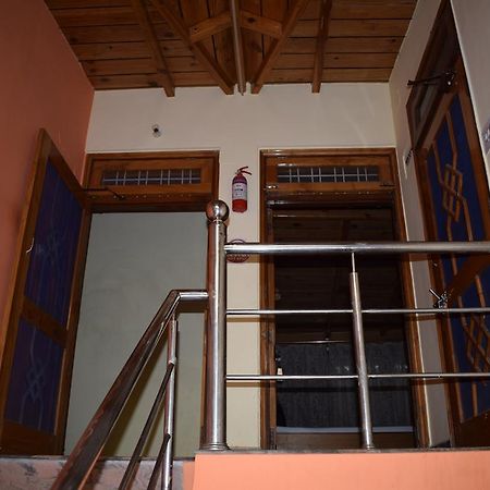 Star Guest House Нейнитал Екстериор снимка