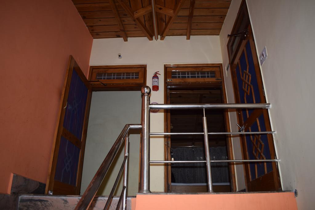 Star Guest House Нейнитал Екстериор снимка
